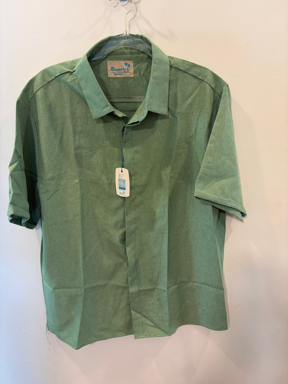 Royaura Hawaiin shirt, green, NWT, L
